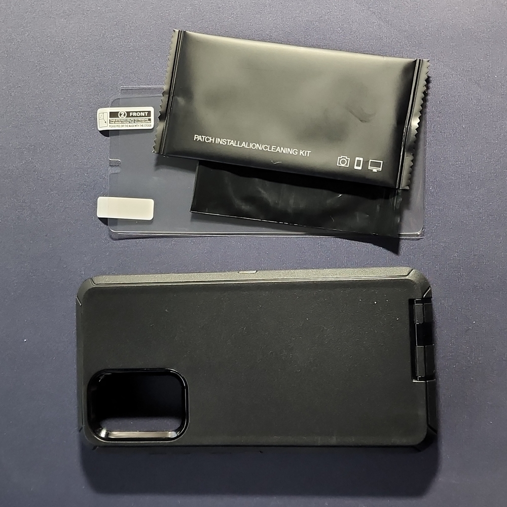 Samsung Galaxy A72, New Case w/screen protector black